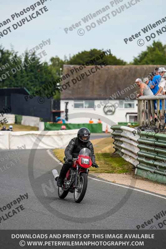Vintage motorcycle club;eventdigitalimages;mallory park;mallory park trackday photographs;no limits trackdays;peter wileman photography;trackday digital images;trackday photos;vmcc festival 1000 bikes photographs